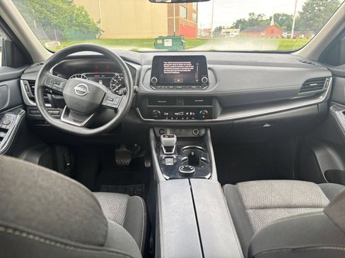 Used 2025 Nissan Rogue SV AWD/4WD image 35