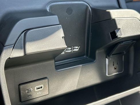 Used 2025 GMC Sierra 1500 AT4 image 40