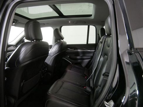 Used 2022 Jeep Grand Cherokee Limited 4xe image 17