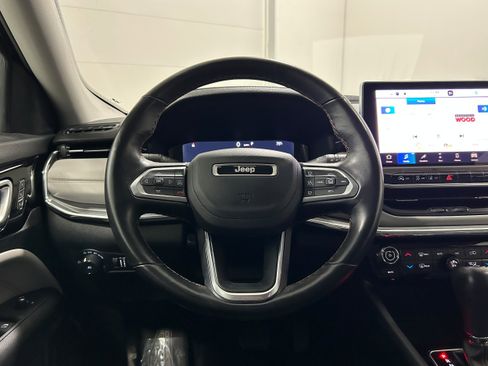 Used 2022 Jeep Compass Limited w/ Elite Group AWD/4WD image 14