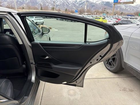 Used 2019 Lexus ES 350 w/ Accessory Package image 31