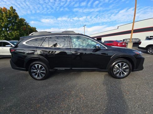 Used 2023 Subaru Outback Touring XT image 3