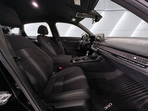 Used 2025 Honda Civic Sport image 13