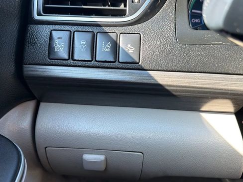 Used 2016 Toyota Camry XLE w/ Moonroof Package FWD image 15