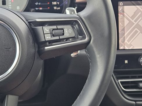 Certified 2025 Porsche Macan S image 27