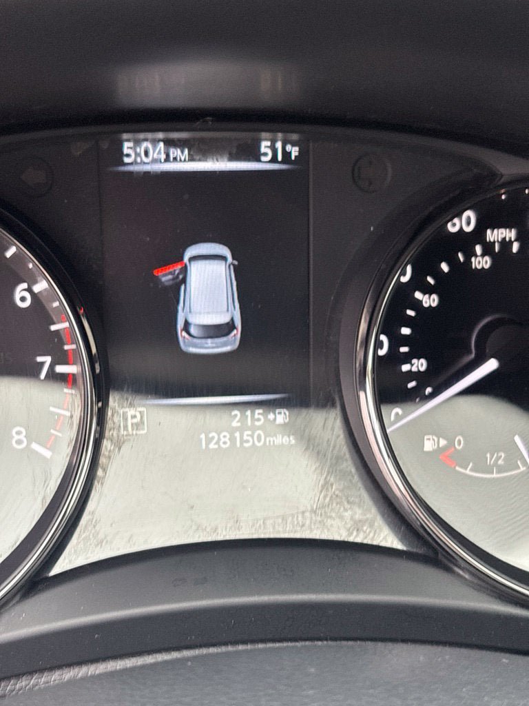 Used 2017 Nissan Rogue SV AWD/4WD image 12