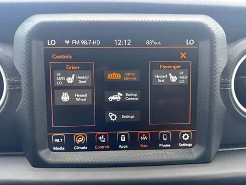 Used 2022 Jeep Wrangler Unlimited Sahara w/ Cold Weather Group AWD/4WD image 17