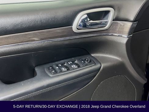 Used 2018 Jeep Grand Cherokee Overland AWD/4WD image 24