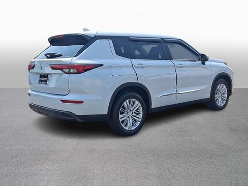 Used 2022 Mitsubishi Outlander ES AWD/4WD image 4