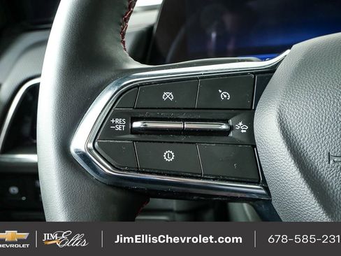 Used 2025 Chevrolet Suburban RST w/ Comfort Package image 12