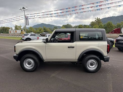 New 2026 Ford Bronco 2-Door AWD/4WD image 8