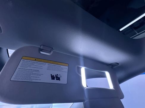 Used 2023 Tesla Model Y Long Range image 31