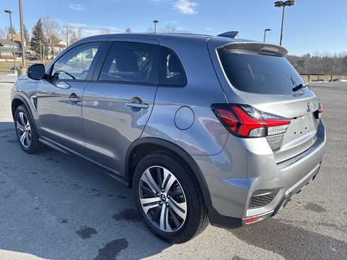 Used 2025 Mitsubishi Outlander Sport SE image 6