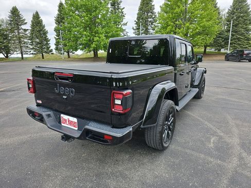 Used 2023 Jeep Gladiator Overland AWD/4WD image 6