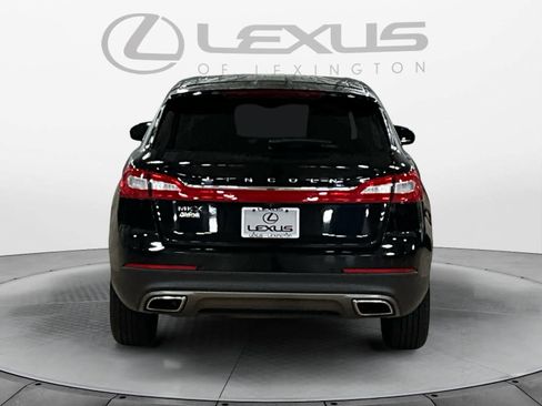 Used 2017 Lincoln MKX Select w/ Select Plus Package FWD image 4
