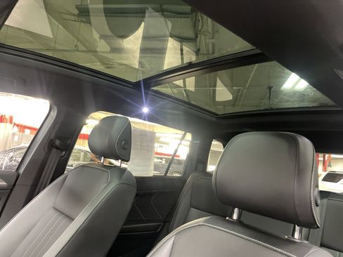 Used 2023 Volkswagen Tiguan SE R-Line FWD image 28