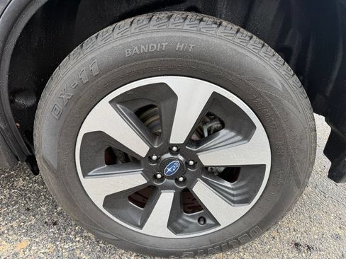 Used 2018 Subaru Forester 2.5i Premium w/ All-Weather Package AWD/4WD image 35
