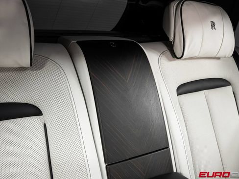 Used 2022 Rolls-Royce Cullinan w/ Cullinan Package AWD/4WD image 40