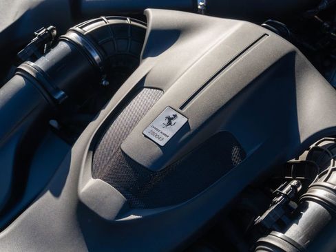 Certified 2022 Ferrari Portofino M image 23