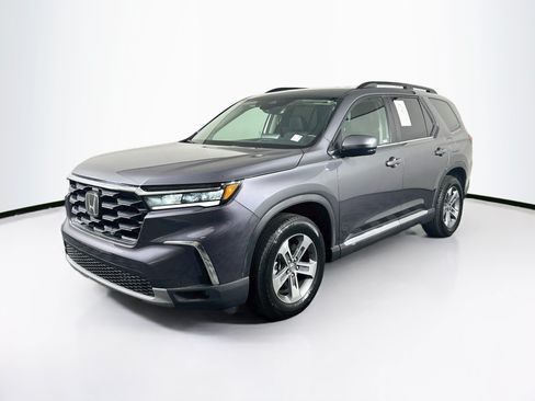 Used 2025 Honda Pilot EX-L image 3