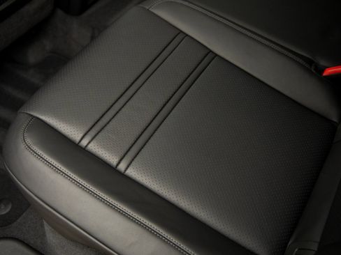 Certified 2026 Porsche Cayenne S AWD/4WD image 33