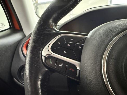 Used 2015 Jeep Renegade Trailhawk w/ Cold Weather Group AWD/4WD image 12