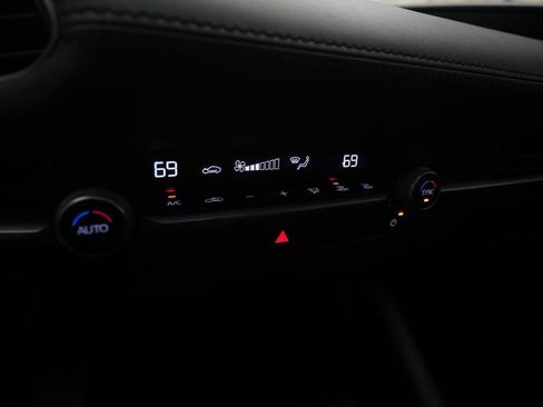 Used 2024 MAZDA MAZDA3 s image 21
