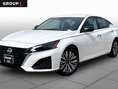 Used 2025 Nissan Altima 2.5 SV