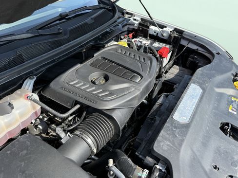 Used 2024 Jeep Wagoneer Series II w/ Flexible Seating Group image 13