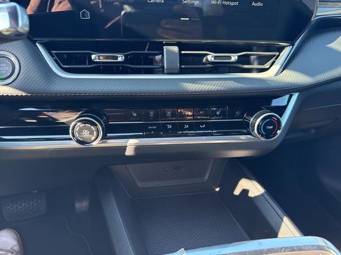 New 2026 Chevrolet Equinox LT image 16