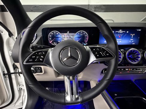 Certified 2025 Mercedes-Benz GLA 250 image 27