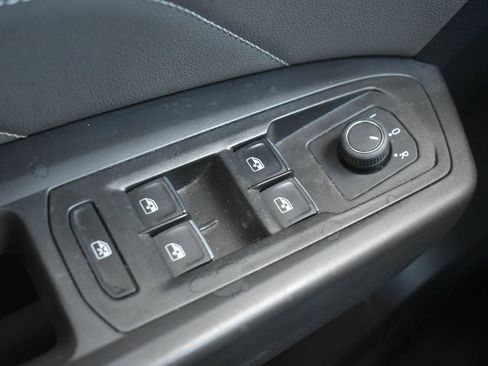 Used 2023 Volkswagen Atlas Cross Sport SE image 16