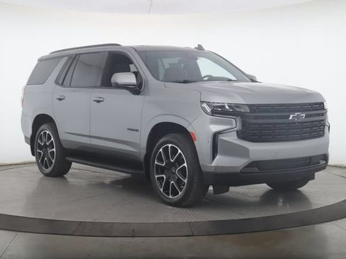 Used 2023 Chevrolet Tahoe RST w/ Luxury Package AWD/4WD image 2