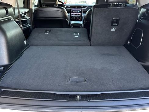 Certified 2022 Jeep Grand Cherokee Limited image 18