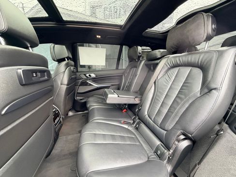 Used 2019 BMW X7 xDrive50i w/ Dynamic Handling Package image 26