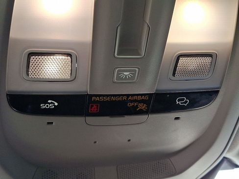 Used 2025 Volvo V60 B5 Cross Country Plus image 26