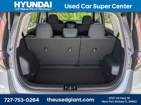 Used 2023 Kia Soul LX w/ LX Technology Package FWD image 12