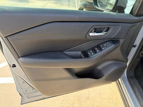 Used 2026 Nissan Rogue SV w/ SV Premium Package FWD image 11