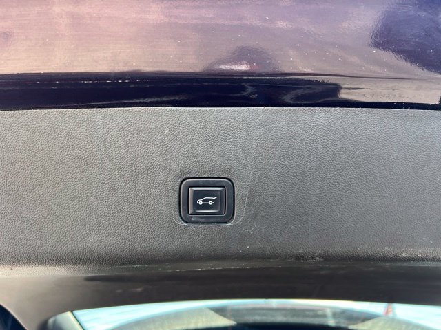 Used 2022 Chevrolet Traverse Premier w/ LPO, Floor Liner Package FWD image 15