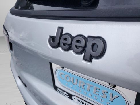 New 2026 Jeep Compass Limited w/ Sun, Sound & Navigation Group AWD/4WD image 28