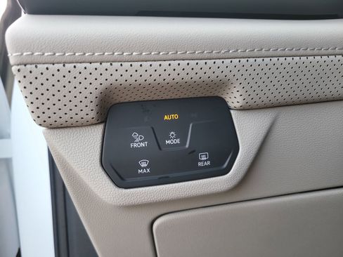 New 2026 Volkswagen Atlas SE FWD image 32