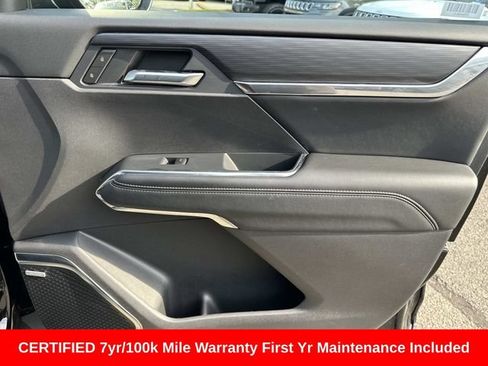 Used 2025 GMC Acadia Elevation AWD/4WD image 9
