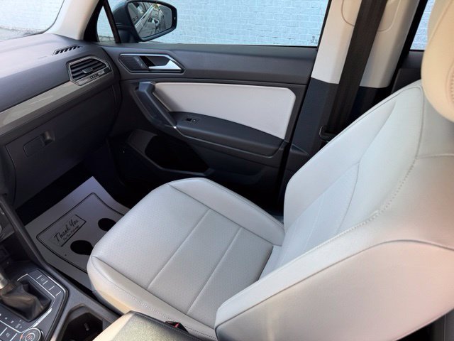 Used 2018 Volkswagen Tiguan SE AWD/4WD image 17