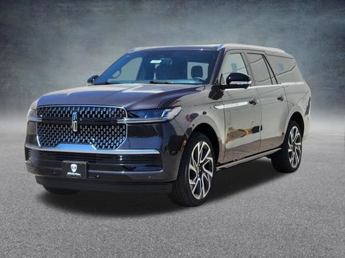 New 2026 Lincoln Navigator L Reserve AWD/4WD image 3