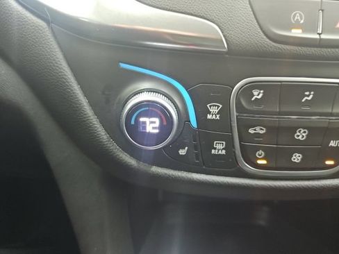 Used 2024 Chevrolet Equinox LT FWD image 11