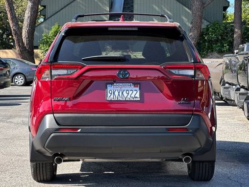 Certified 2024 Toyota RAV4 LE AWD/4WD image 4