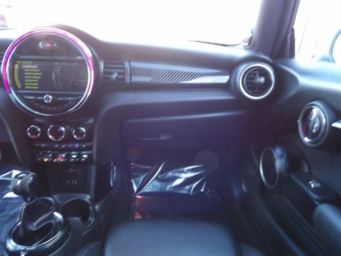 Used 2015 MINI Cooper S image 19