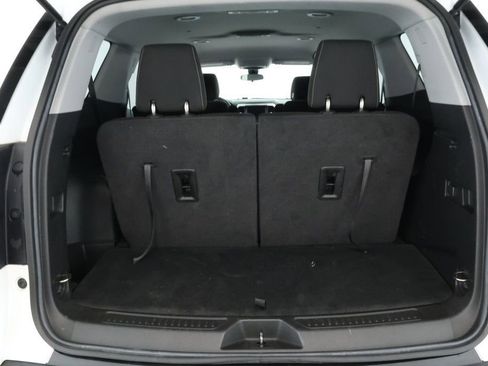 Used 2023 GMC Acadia SLE image 21