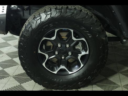 Used 2023 Jeep Wrangler Unlimited Rubicon 4xe w/ Dual Top Group AWD/4WD image 8