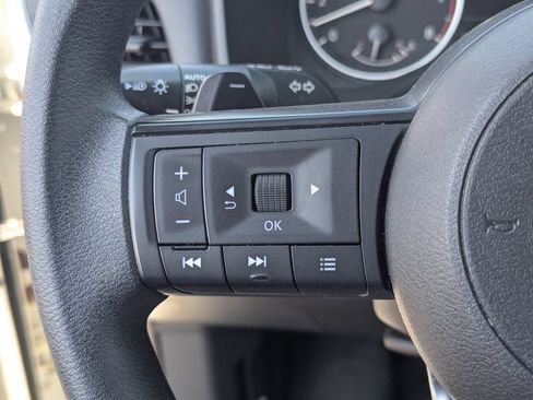 Used 2024 Nissan Rogue S FWD image 22